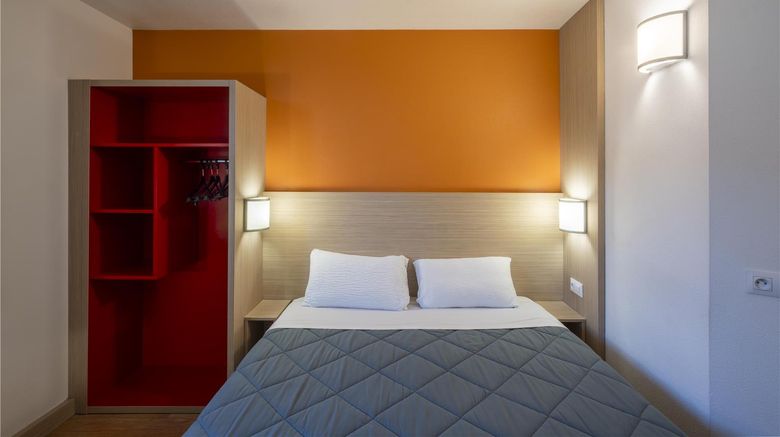 <b>Premiere Classe Roissy-Le Mesnil Amelot Room</b>. Images powered by <a href="https://iceportal.shijigroup.com/" title="IcePortal" target="_blank">IcePortal</a>.