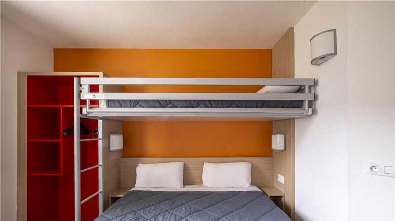 <b>Premiere Classe Roissy-Le Mesnil Amelot Room</b>. Images powered by <a href="https://iceportal.shijigroup.com/" title="IcePortal" target="_blank">IcePortal</a>.