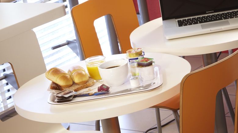 <b>Premiere Classe Saint Brieuc - Tregueux Restaurant</b>. Images powered by <a href="https://iceportal.shijigroup.com/" title="IcePortal" target="_blank">IcePortal</a>.