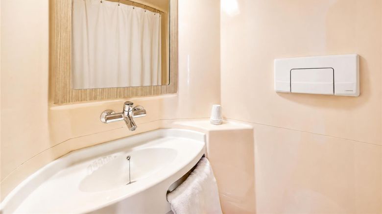 <b>Premiere Classe Saint Brieuc - Tregueux Suite</b>. Images powered by <a href="https://iceportal.shijigroup.com/" title="IcePortal" target="_blank">IcePortal</a>.