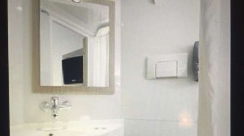 <b>Premiere Classe Hotel Saint Malo Room</b>. Images powered by <a href="https://iceportal.shijigroup.com/" title="IcePortal" target="_blank">IcePortal</a>.