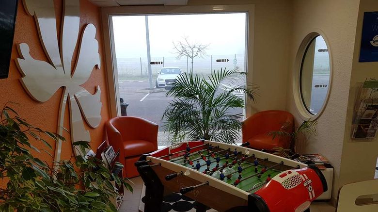 <b>Premiere Classe Sens Nord-Saint Clement Lobby</b>. Images powered by <a href="https://iceportal.shijigroup.com/" title="IcePortal" target="_blank">IcePortal</a>.