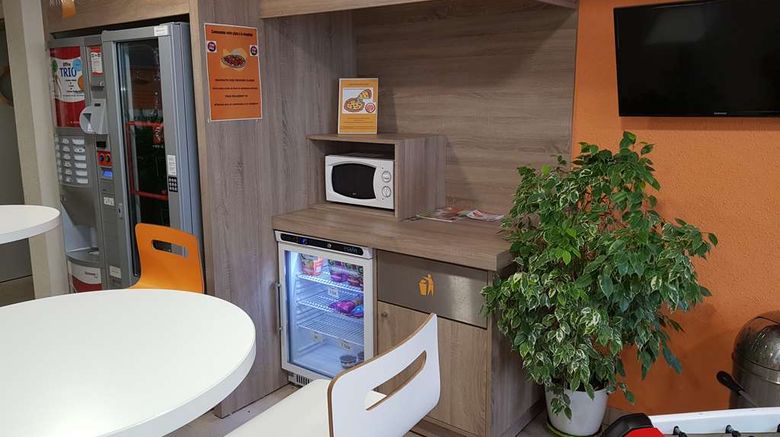 <b>Premiere Classe Sens Nord-Saint Clement Lobby</b>. Images powered by <a href="https://iceportal.shijigroup.com/" title="IcePortal" target="_blank">IcePortal</a>.