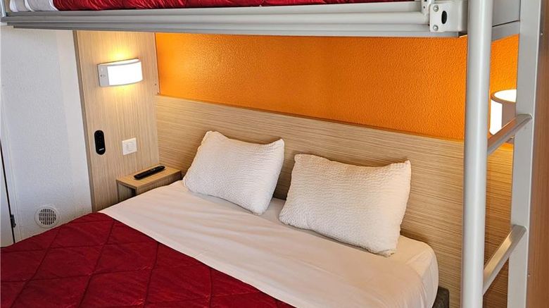 <b>Hotel Premiere Classe Strasbourg Ouest Room</b>. Images powered by <a href="https://iceportal.shijigroup.com/" title="IcePortal" target="_blank">IcePortal</a>.