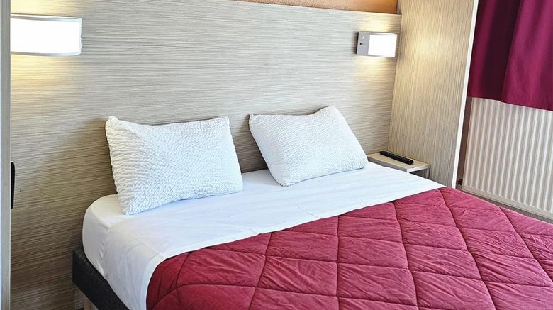 <b>Hotel Premiere Classe Strasbourg Ouest Room</b>. Images powered by <a href="https://iceportal.shijigroup.com/" title="IcePortal" target="_blank">IcePortal</a>.