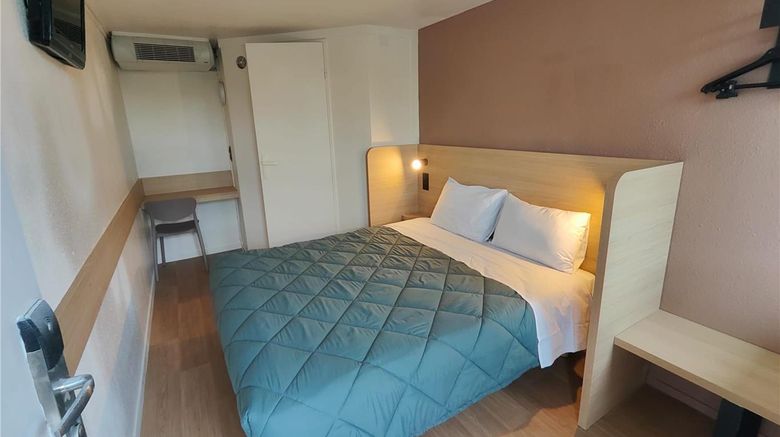 <b>Premiere Classe Tarbes - Bastillac Room</b>. Images powered by <a href="https://iceportal.shijigroup.com/" title="IcePortal" target="_blank">IcePortal</a>.