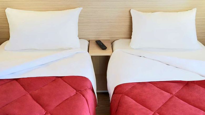 <b>Ibis Toulouse Purpan Hotel Room</b>. Images powered by <a href="https://iceportal.shijigroup.com/" title="IcePortal" target="_blank">IcePortal</a>.