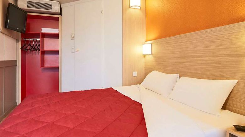 <b>Ibis Toulouse Purpan Hotel Room</b>. Images powered by <a href="https://iceportal.shijigroup.com/" title="IcePortal" target="_blank">IcePortal</a>.
