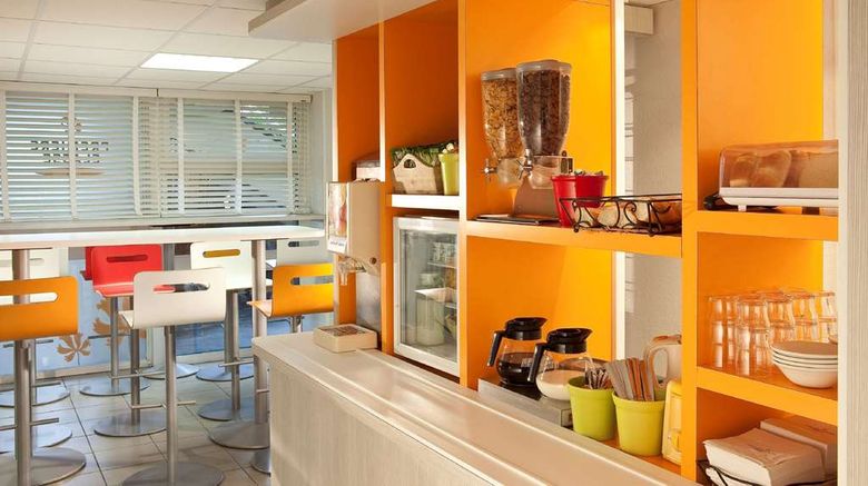<b>Premiere Classe Valenciennes Ouest Restaurant</b>. Images powered by <a href="https://iceportal.shijigroup.com/" title="IcePortal" target="_blank">IcePortal</a>.