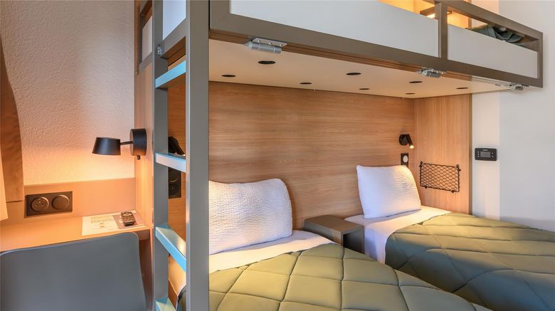 <b>Premiere Classe Hotel St Cyr l'Ecole Room</b>. Images powered by <a href="https://iceportal.shijigroup.com/" title="IcePortal" target="_blank">IcePortal</a>.