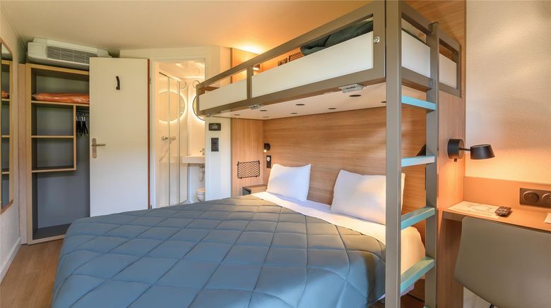 <b>Premiere Classe Hotel St Cyr l'Ecole Room</b>. Images powered by <a href="https://iceportal.shijigroup.com/" title="IcePortal" target="_blank">IcePortal</a>.