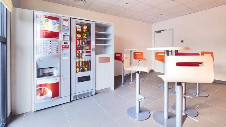 <b>Premiere Classe Bordeaux Ouest-Merignac Lobby</b>. Images powered by <a href="https://iceportal.shijigroup.com/" title="IcePortal" target="_blank">IcePortal</a>.