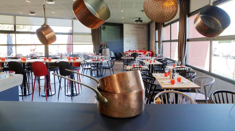 <b>Kyriad Angers Ouest - Beaucouze Restaurant</b>. Images powered by <a href="https://iceportal.shijigroup.com/" title="IcePortal" target="_blank">IcePortal</a>.