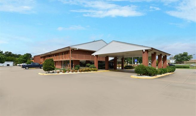 Americas Best Value Inn & Suites Exterior