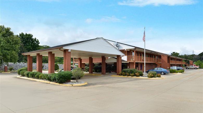 <b>Americas Best Value Inn & Suites Exterior</b>. Images powered by <a href="https://iceportal.shijigroup.com/" title="IcePortal" target="_blank">IcePortal</a>.