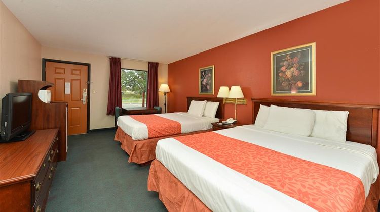 Americas Best Value Inn & Suites Room