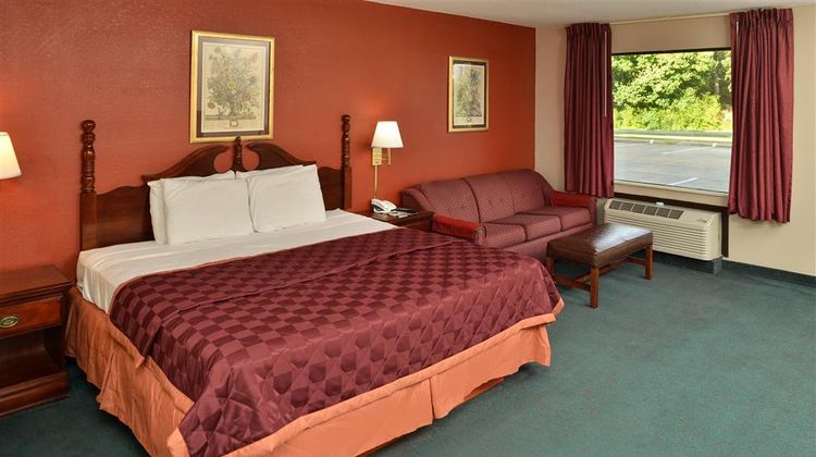 Americas Best Value Inn & Suites Room