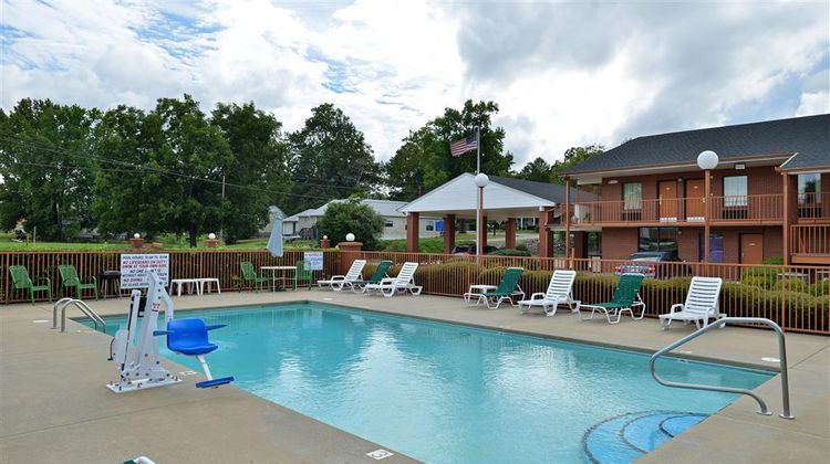 Americas Best Value Inn & Suites Pool