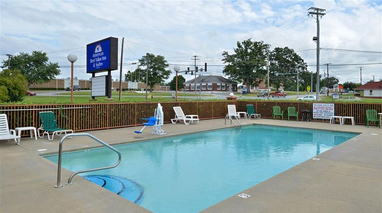 Americas Best Value Inn & Suites Pool