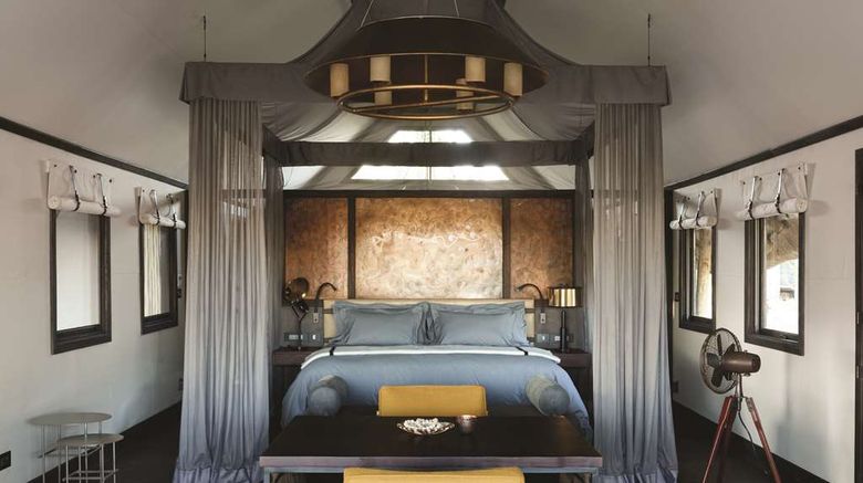 <b>Belmond Safaris Room</b>. Images powered by <a href="https://iceportal.shijigroup.com/" title="IcePortal" target="_blank">IcePortal</a>.