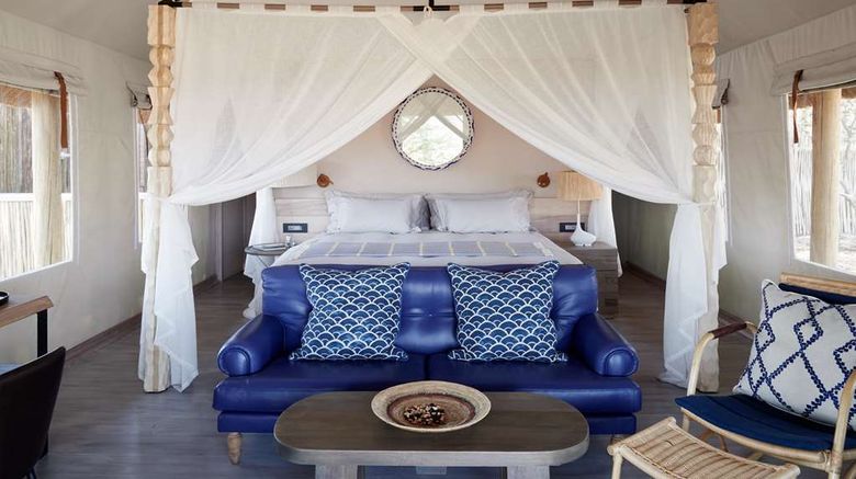 <b>Belmond Safaris Room</b>. Images powered by <a href="https://iceportal.shijigroup.com/" title="IcePortal" target="_blank">IcePortal</a>.