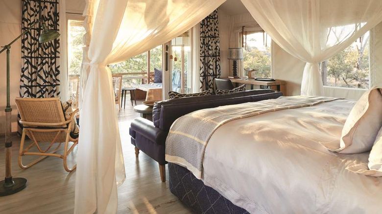 <b>Belmond Safaris Room</b>. Images powered by <a href="https://iceportal.shijigroup.com/" title="IcePortal" target="_blank">IcePortal</a>.