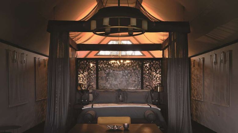 <b>Belmond Safaris Suite</b>. Images powered by <a href="https://iceportal.shijigroup.com/" title="IcePortal" target="_blank">IcePortal</a>.