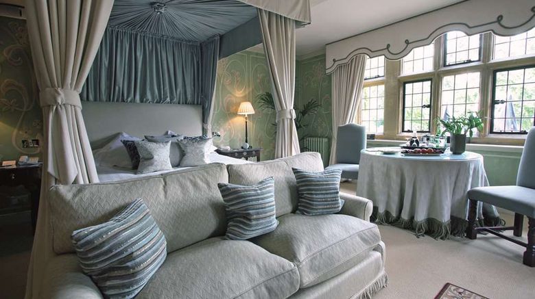 <b>Le Manoir aux Quat'Saisons-Belmond Hotel Room</b>. Images powered by <a href="https://iceportal.shijigroup.com/" title="IcePortal" target="_blank">IcePortal</a>.