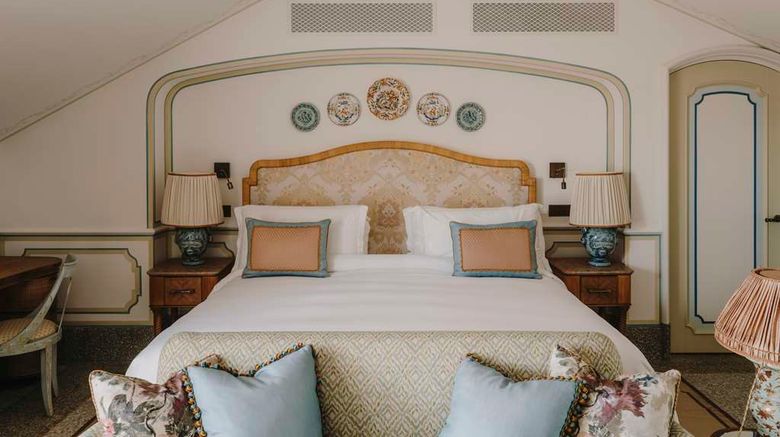 <b>Splendido, A Belmond Hotel Suite</b>. Images powered by <a href="https://iceportal.shijigroup.com/" title="IcePortal" target="_blank">IcePortal</a>.