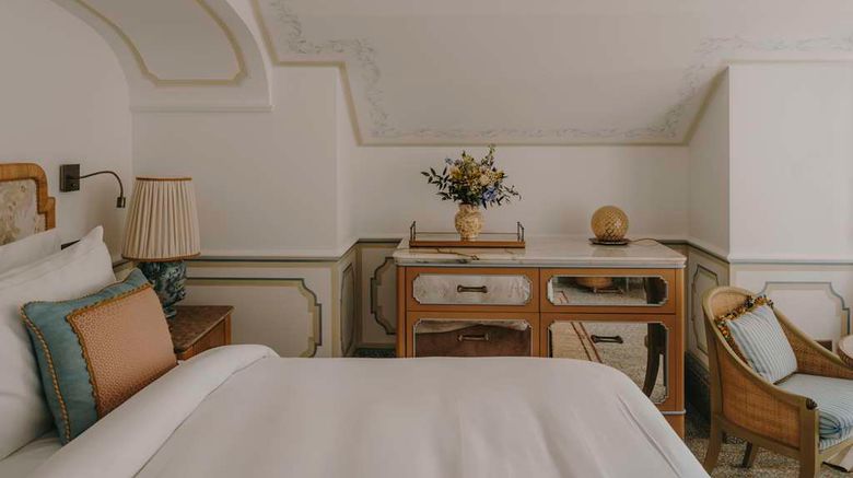 <b>Splendido, A Belmond Hotel Suite</b>. Images powered by <a href="https://iceportal.shijigroup.com/" title="IcePortal" target="_blank">IcePortal</a>.