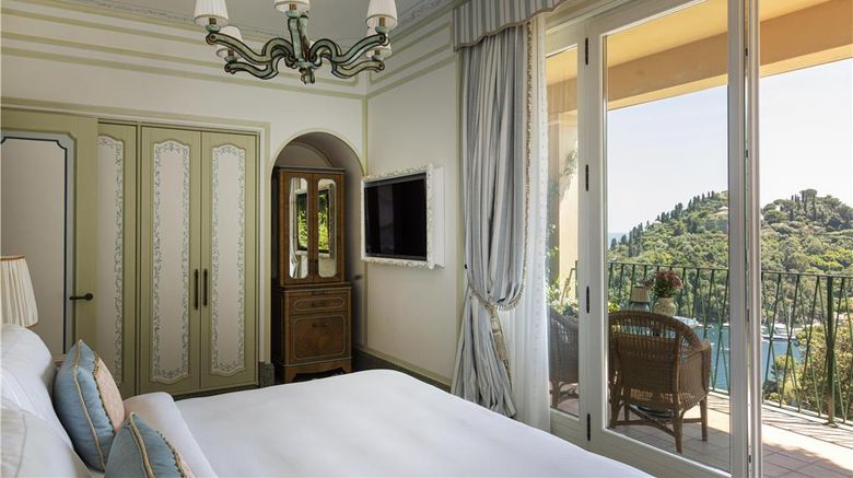<b>Splendido, A Belmond Hotel Room</b>. Images powered by <a href="https://iceportal.shijigroup.com/" title="IcePortal" target="_blank">IcePortal</a>.