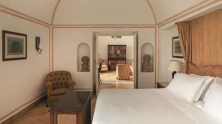 <b>Caruso, A Belmond Hotel Room</b>. Images powered by <a href="https://iceportal.shijigroup.com/" title="IcePortal" target="_blank">IcePortal</a>.