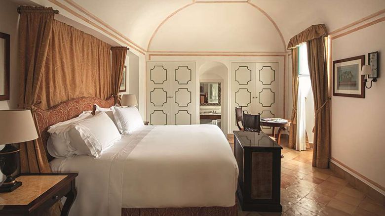 <b>Caruso, A Belmond Hotel Room</b>. Images powered by <a href="https://iceportal.shijigroup.com/" title="IcePortal" target="_blank">IcePortal</a>.
