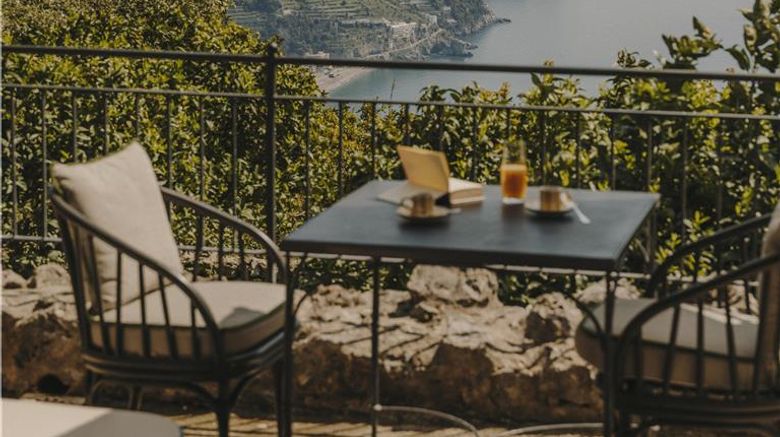 <b>Caruso, A Belmond Hotel Suite</b>. Images powered by <a href="https://iceportal.shijigroup.com/" title="IcePortal" target="_blank">IcePortal</a>.