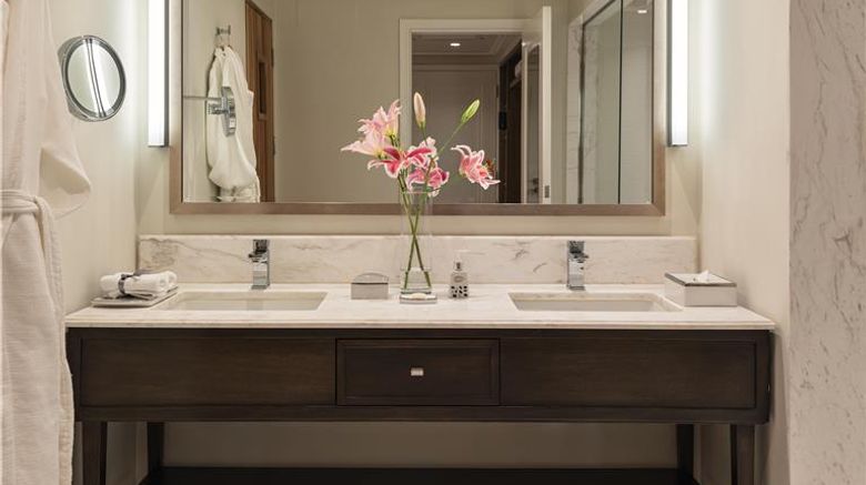 <b>Miraflores Park, A Belmond Hotel Room</b>. Images powered by <a href="https://iceportal.shijigroup.com/" title="IcePortal" target="_blank">IcePortal</a>.