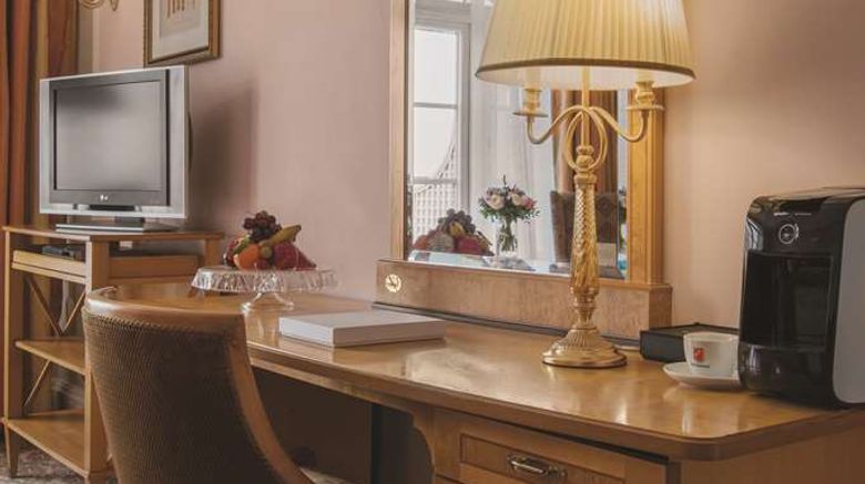 <b>Grand Hotel Europe Room</b>. Images powered by <a href="https://iceportal.shijigroup.com/" title="IcePortal" target="_blank">IcePortal</a>.