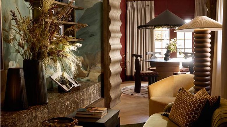<b>Mount Nelson Hotel, A Belmond Hotel Suite</b>. Images powered by <a href="https://iceportal.shijigroup.com/" title="IcePortal" target="_blank">IcePortal</a>.