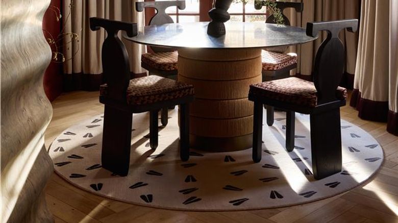 <b>Mount Nelson Hotel, A Belmond Hotel Suite</b>. Images powered by <a href="https://iceportal.shijigroup.com/" title="IcePortal" target="_blank">IcePortal</a>.