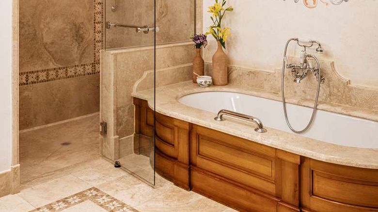 <b>Palacio Nazarenas, A Belmond Hotel Suite</b>. Images powered by <a href="https://iceportal.shijigroup.com/" title="IcePortal" target="_blank">IcePortal</a>.