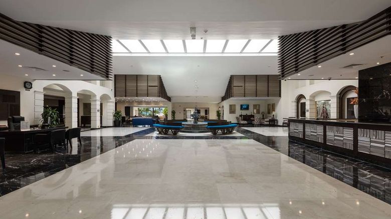 <b>Barcelo Aruba Lobby</b>. Images powered by <a href="https://iceportal.shijigroup.com/" title="IcePortal" target="_blank">IcePortal</a>.