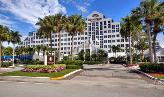 DoubleTree by Hilton Deerfield Beach Exterior