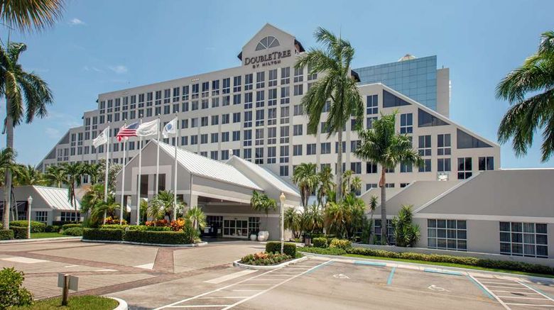 <b>DoubleTree by Hilton Deerfield Beach Exterior</b>. Images powered by <a href="https://iceportal.shijigroup.com/" title="IcePortal" target="_blank">IcePortal</a>.