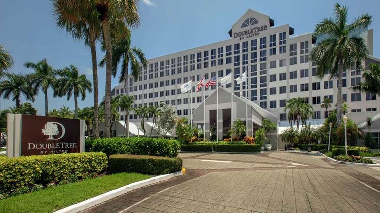 DoubleTree by Hilton Deerfield Beach Exterior