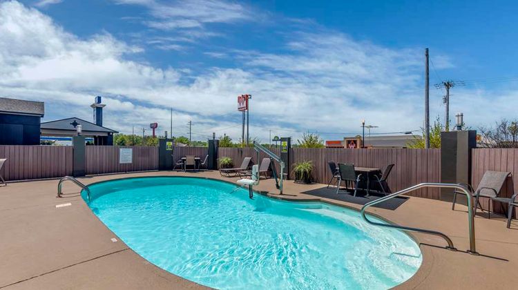 Best Western Athens Inn Pool