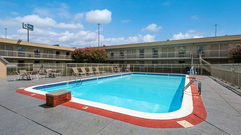 <b>Best Western University Inn Pool</b>. Images powered by <a href="https://iceportal.shijigroup.com/" title="IcePortal" target="_blank">IcePortal</a>.