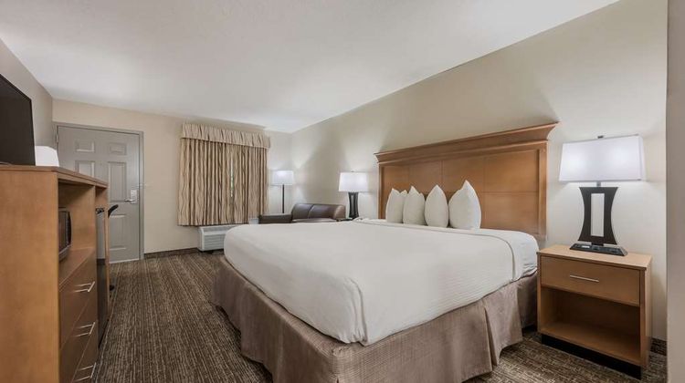 Best Western University Inn Room