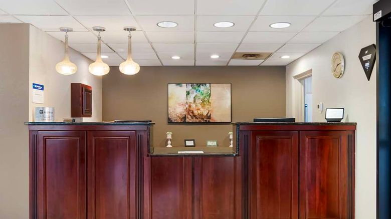 <b>Best Western Plus Oak Mountain Inn Lobby</b>. Images powered by <a href="https://iceportal.shijigroup.com/" title="IcePortal" target="_blank">IcePortal</a>.