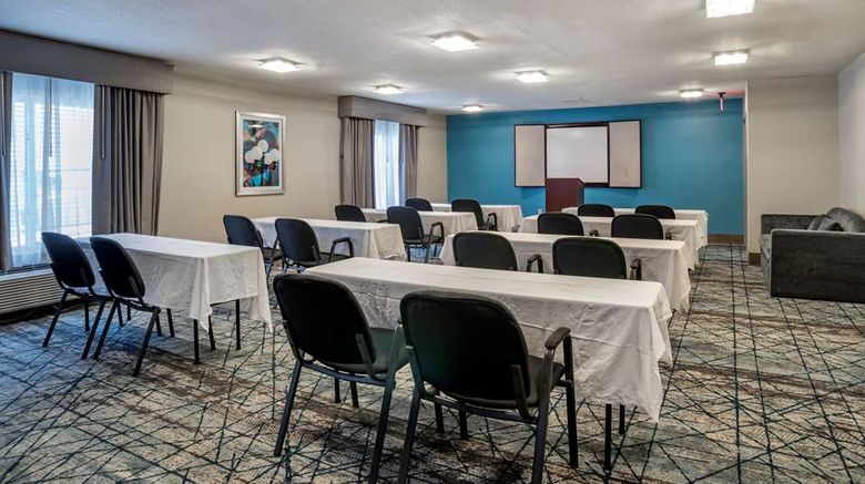 <b>Best Western Plus Carlton Suites Meeting</b>. Images powered by <a href="https://iceportal.shijigroup.com/" title="IcePortal" target="_blank">IcePortal</a>.