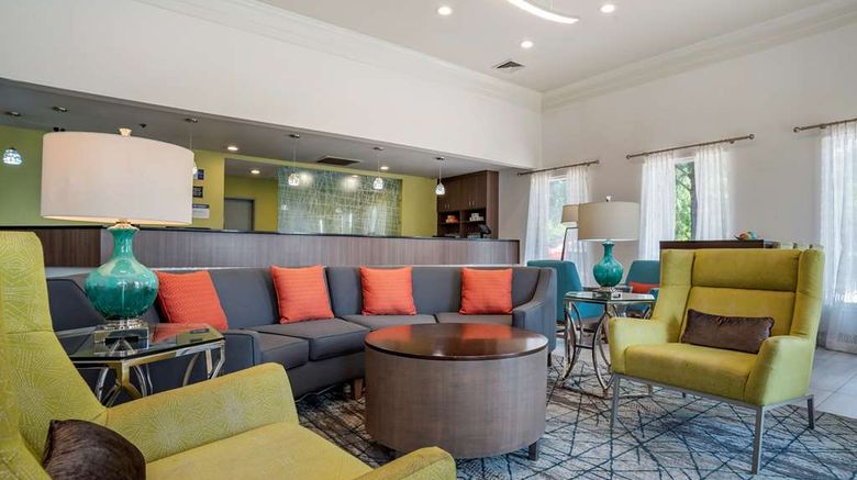 <b>Best Western Plus Carlton Suites Lobby</b>. Images powered by <a href="https://iceportal.shijigroup.com/" title="IcePortal" target="_blank">IcePortal</a>.