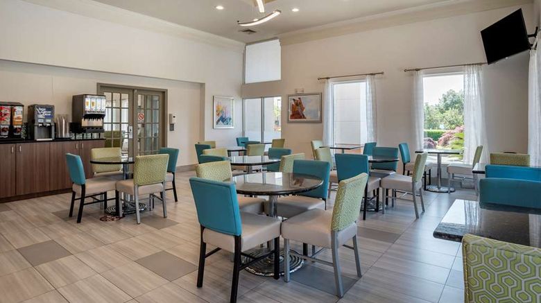 <b>Best Western Plus Carlton Suites Restaurant</b>. Images powered by <a href="https://iceportal.shijigroup.com/" title="IcePortal" target="_blank">IcePortal</a>.